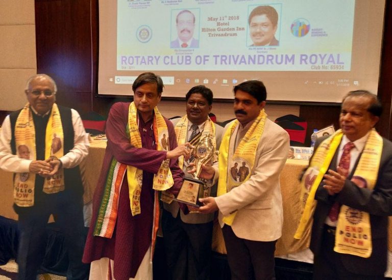 Vijai receives Best Agriculture Minister Award 