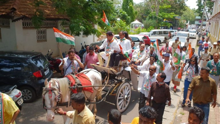 Congress leaders ride Horse Carriage to mark protest against Fuel Price Hike; demands roll back