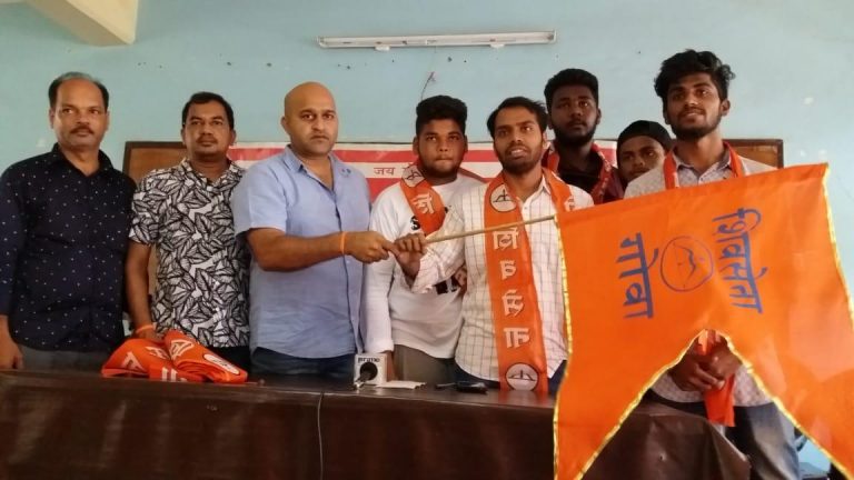 Former Sena youth leader Chetan Pednekar returns to party