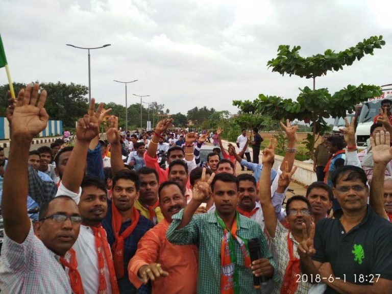 While mining dependents were crying, BJP workers were celebrating on the streets: Sena