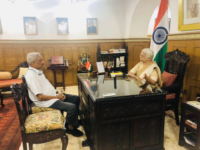 Manohar Parrikar meets Governor
