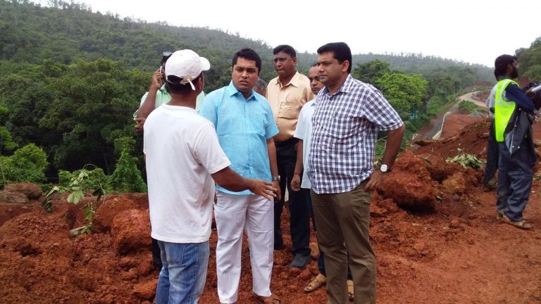 Goa Forward leaders visit landslide site at Khandepar