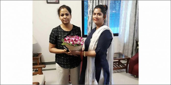 Shiv Sena congratulates SP North Chandan Chaudhury for acting against gambling