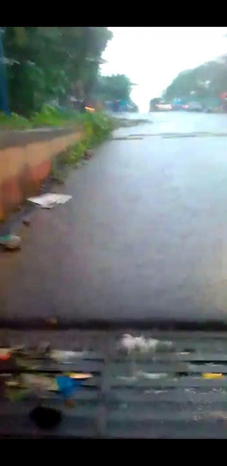 Several students, parents, teacher, travelers face inconvenience after Bambolim subway inundates