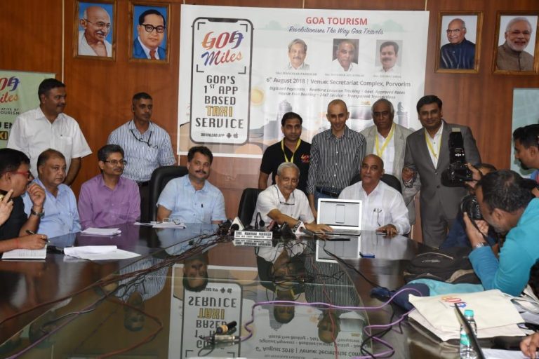 Hon’ble CM Manohar Parrikar launches GTDC’s Taxi App ‘GOAMILES’