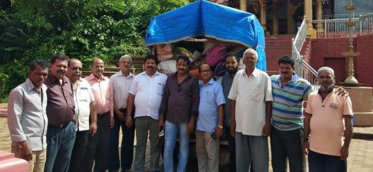 Ajoba Devastan Committee at Honda, Sattari contributes for GFP’s Kerala relief fund