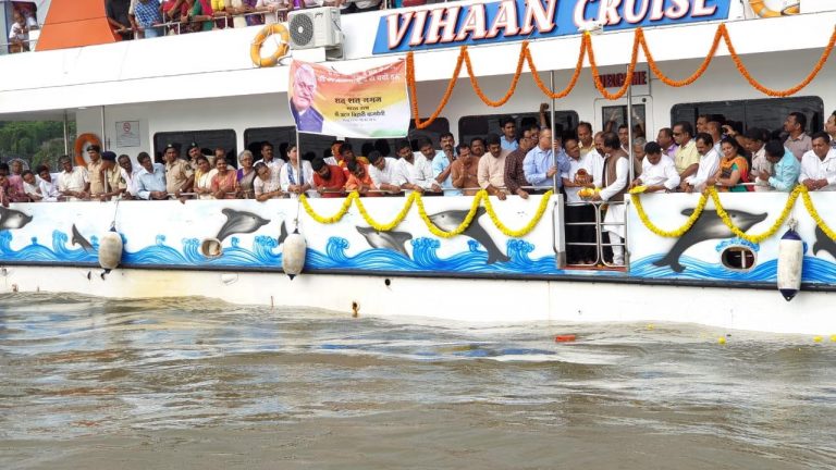 Vajpayee’s ashes immersed in Mandovi and Zuari