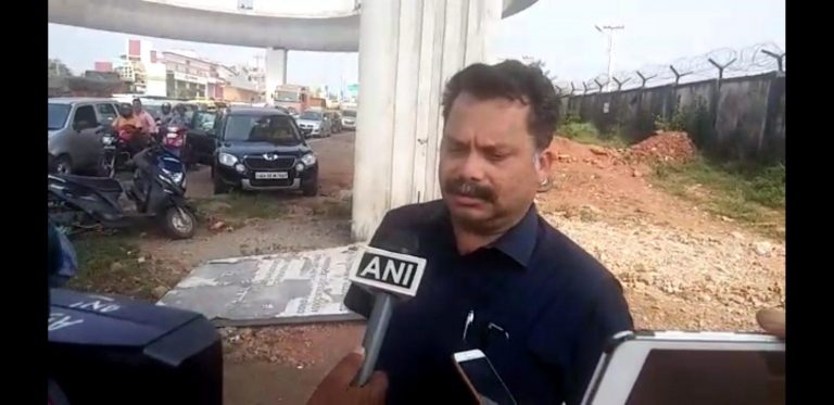 Parrikar decides for himself: Nilesh Cabral