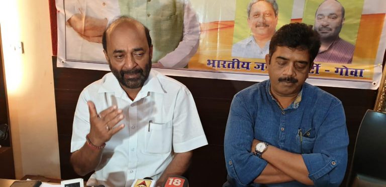 CMO says week, Tendulkar says two days rest for Parrikar