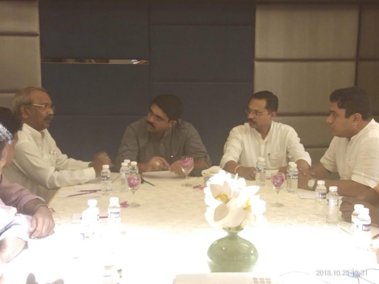 Sardesai to take up mining resumption issue with Suresh Prabhu