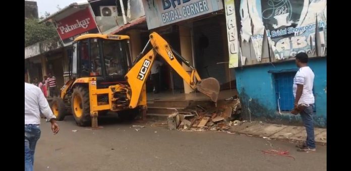 Unstoppable MMC CO Siddhivinayak Naik closes operations of 10 shops