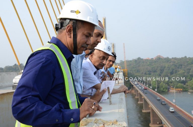 CM Parrikar inspects Zuari bridge too