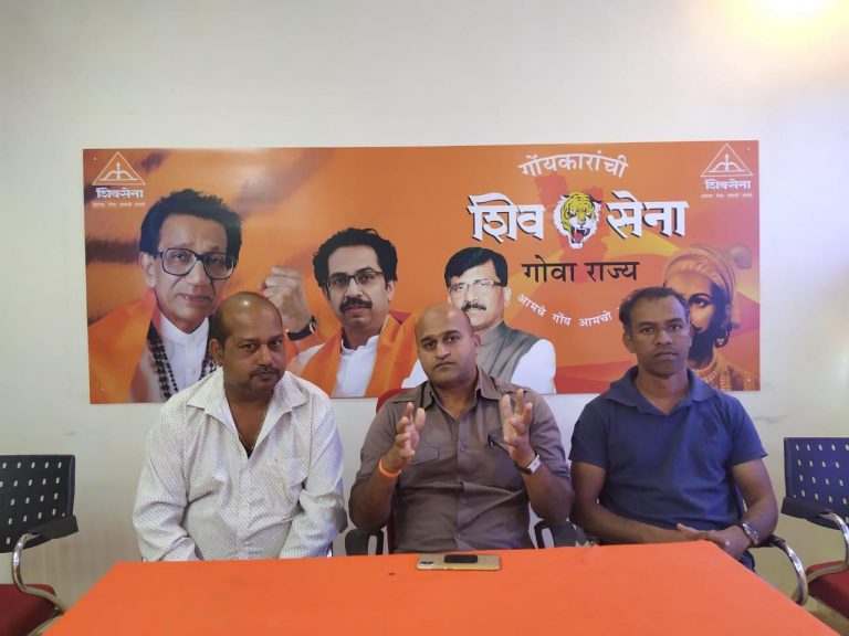 Shiv Sena targets bureacrat Raju Gawas over death of health worker