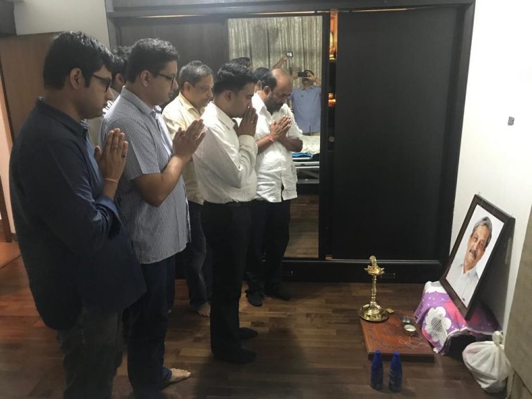 CM Pramod Sawant visits Parrikar’s family before assuming office