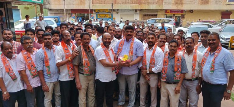 Mormugao Municipal Council Chief Kritesh Gaonkar joins BJP