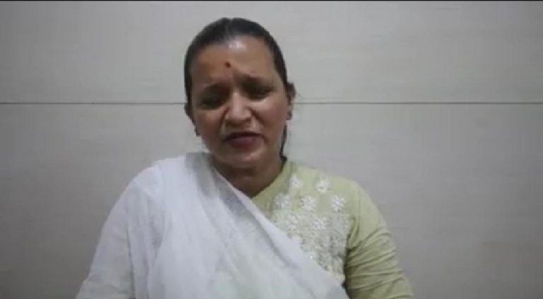 Subhash Velingkar’s daughter appeals to vote for Siddharth Kunkolienkar
