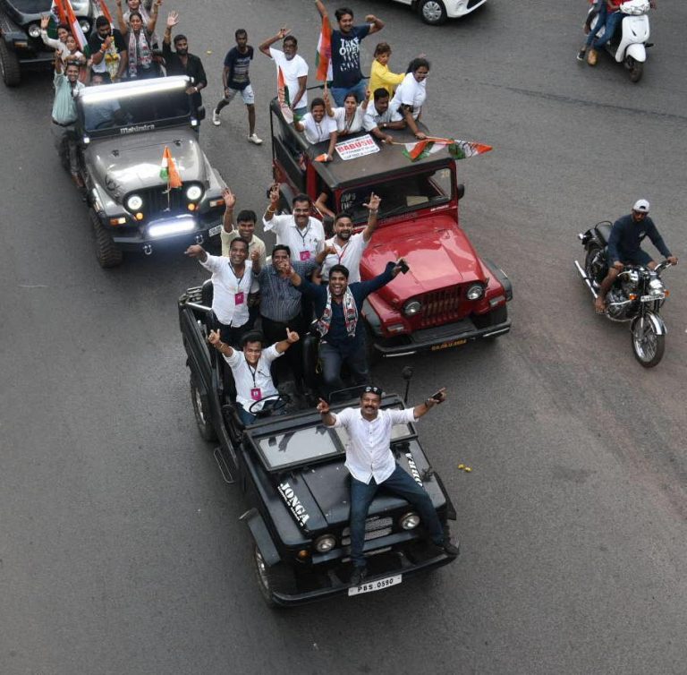 Panaji’s First Citizen Uday Madkaikar violates traffic rules in victory rally