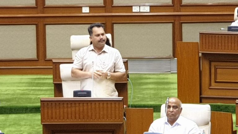 Govt to draft streetlight policy- Power Minister