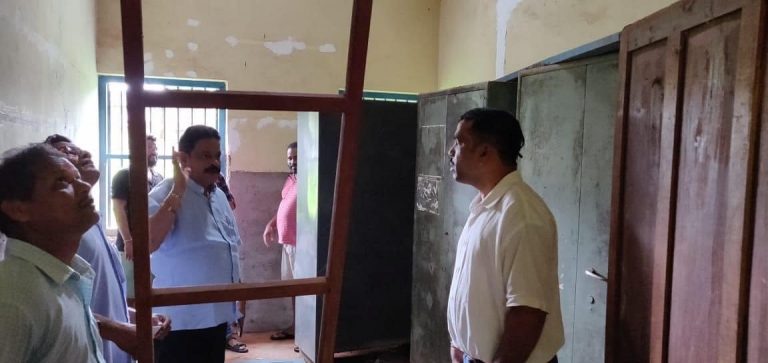 Dayanand Sopte inspects primary school building, instructs to complete work on urgent basis