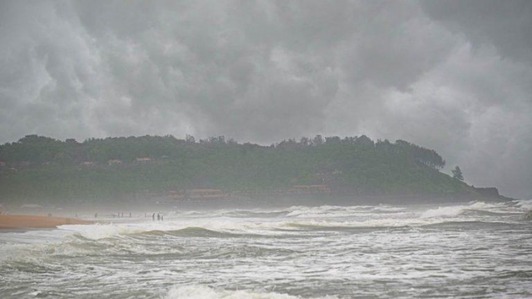 IMD issues heavy rainfall warning for next three days