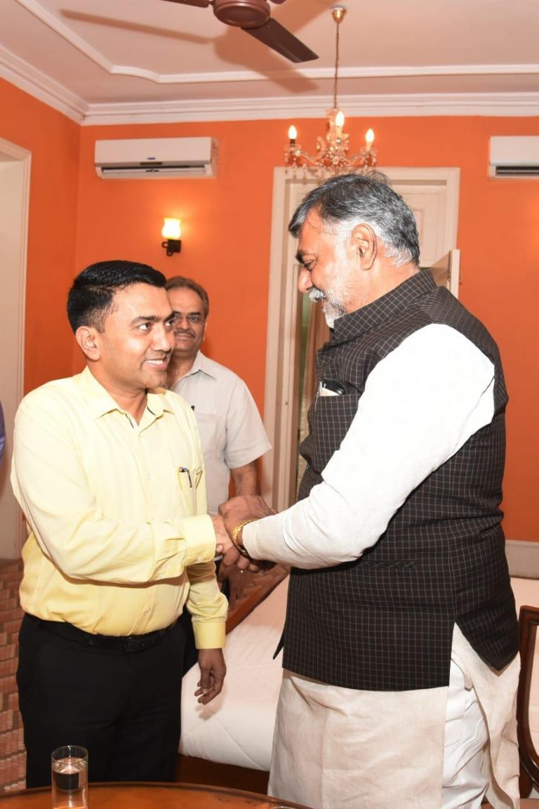 We should not let tourism industry to go in the hands of non-Goans: CM 