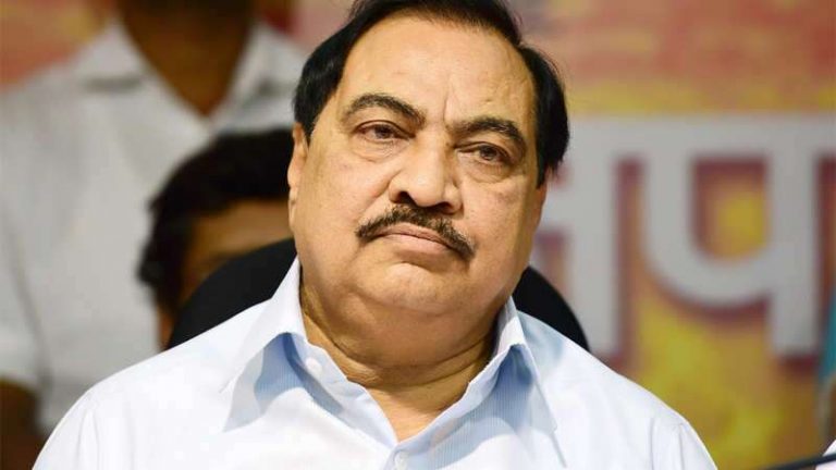 दत्तक किंवा सावत्र पुत्राला न्याय मिळतो, मी तर रक्ताचा आहे महाराष्ट्रातील भाजप नेते एकनाथ खडसे यांची उद्विग्नता