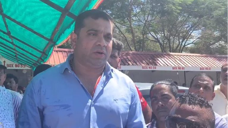 Philip Neri Rodrigues inspects Malim jetty, Khaunte praises him