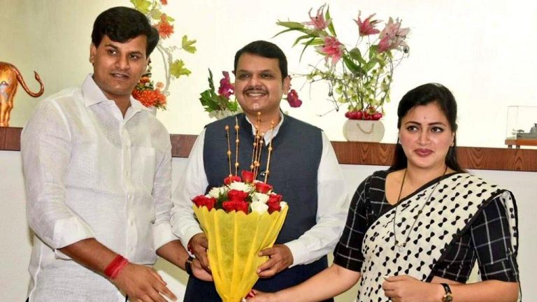 आमदार रवि राणांची कोलांटउडी, भाजपाला दिला बिनशर्त पाठिंबा