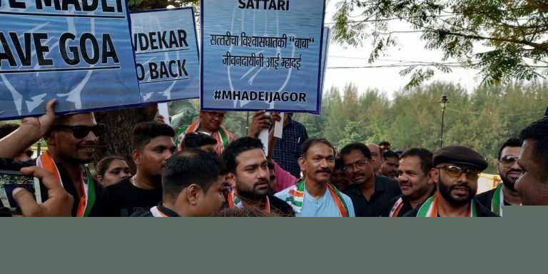 Protests mark IFFI inaugural, protestors shout slogans during the function 