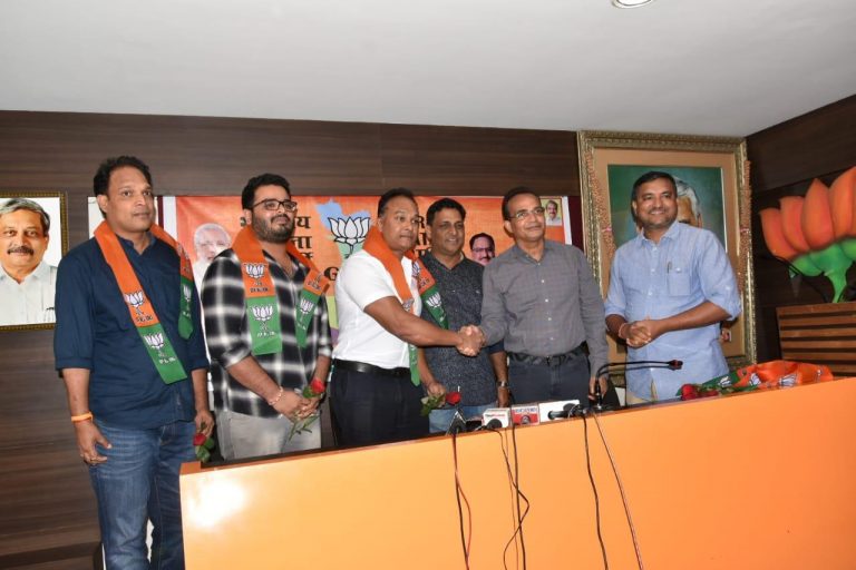 Rebel congressmen joins BJP in support of CAA