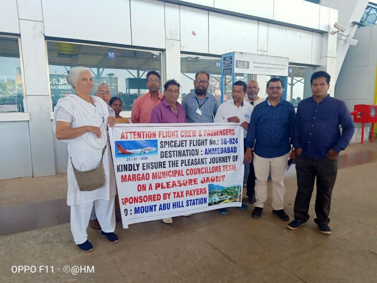 Shadow Council of Margao holds protest against Mt Abu bound  councilors