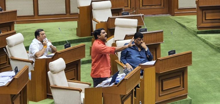 GFP Chief Vijai Sardesai raises issue of traffic jams