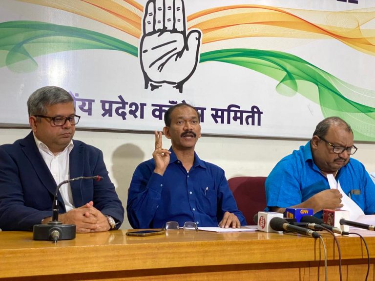 People will show their anger against BJP in ZP poll: Girish Chodankar