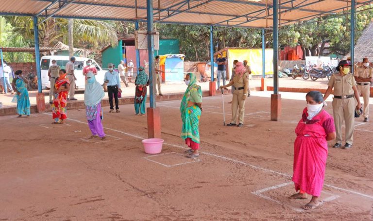 देवगडमध्ये अखेर मासळी लिलाव सुरु