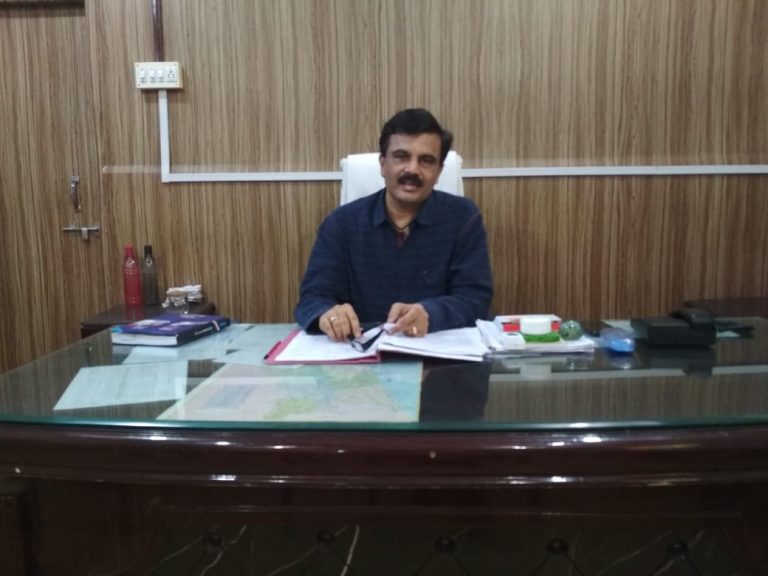 जिल्हा कोरोनामुक्त, जिल्हावासीयांनी काळजी घ्यावी – डॉ. धनंजय चाकूरकर