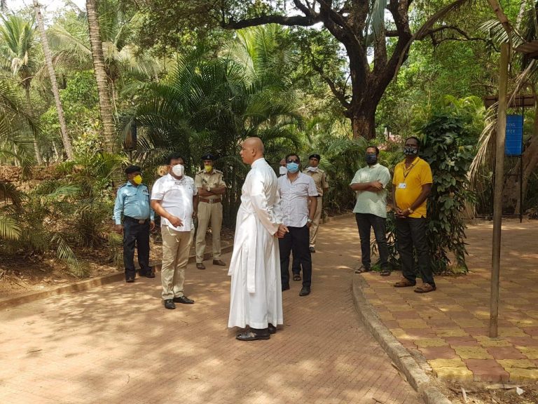 Michael Lobo visits Basilica of Bom Jesus, instructs the repair work to be taken urgently