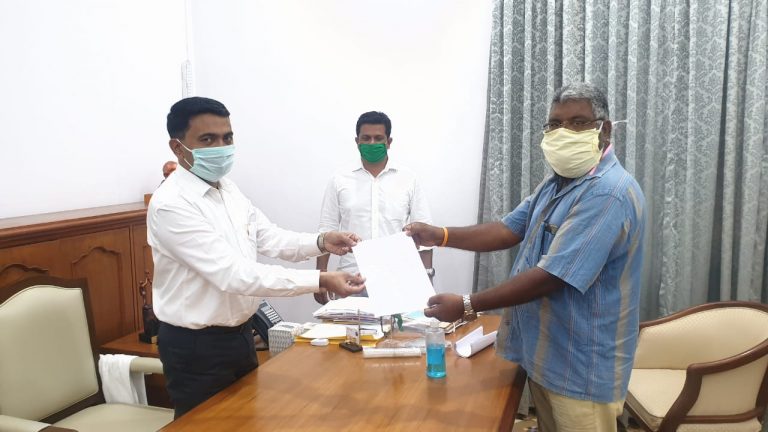 Tourist taxi owners seek support from Goa govt