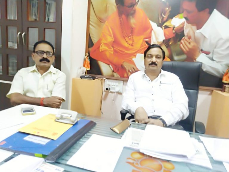 आमदार दीपक केसरकर दुसऱ्याच मार्गावर, मनसे नेते परशुराम उपरकर यांचे वक्तव्य