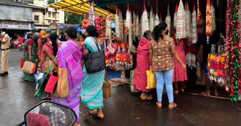 गणेश चतुर्थी निमित्त आज खरेदीसाठी नागरिकांची एकच झुंबड