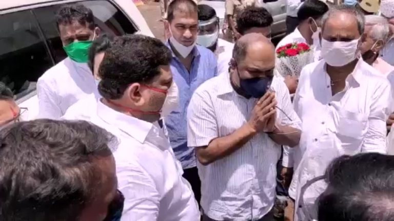 एसटी करणार कोकणातील हापूस आंब्याची वाहतूक, परिवहन मंत्री अनिल परब यांची कणकवलीत माहिती