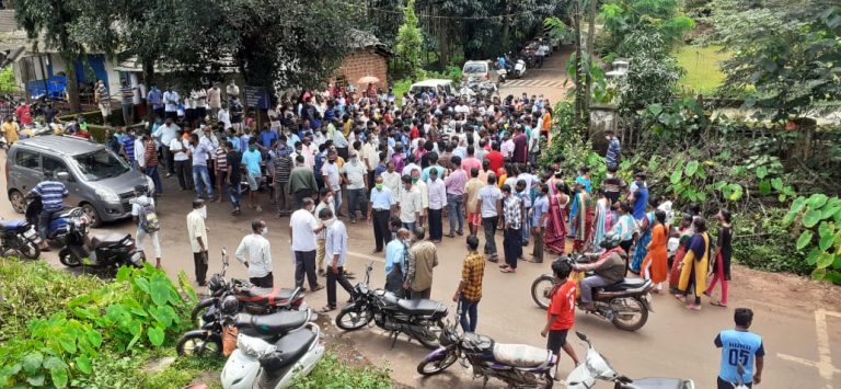 IIT project: Shel Melaulim people gherao Sarpanch     By Devendra Gaonkar