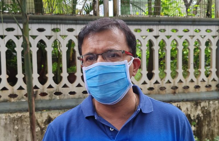 Underprivileged students of Sattari to get smartphones, Vishwajit Rane confirms