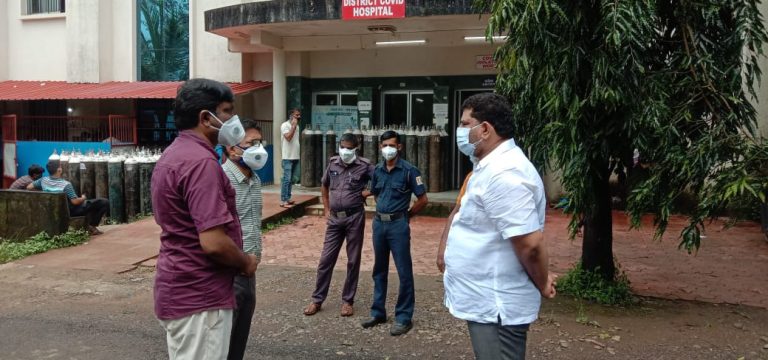 सिंधुदुर्ग जिल्हा रुग्णालयात उभारण्यात येणाऱ्या ऑक्सिजन प्लांटची आ.वैभव नाईक यांनी केली पाहणी