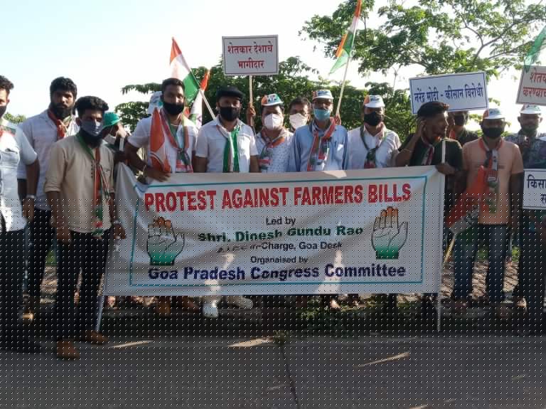 Congress held protest march at Raj Bhavan demanding withdrawal of farm bills