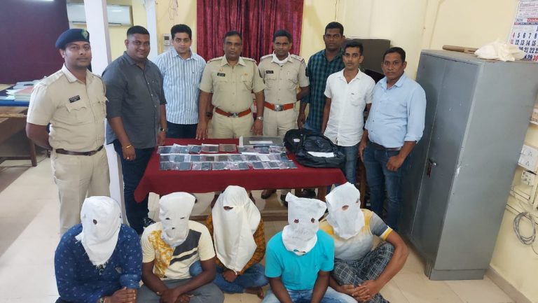 Five Karnataka residents arrested for mobile, laptop theft 