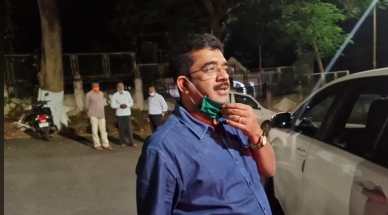 Some people are trying to play politics over the issues: Sadanand Tanavade