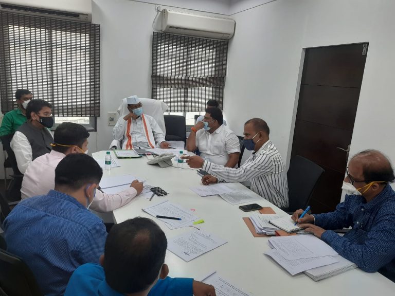 सिंधुदुर्गातील वाळूचा दर कमी करण्याच्या ना.अब्दुल सत्तार यांच्या अधिकाऱ्यांना सूचना  आमदार दिपक केसरकर, आमदार वैभव नाईक यांच्या प्रमुख उपस्थितीत बैठक संपन्न