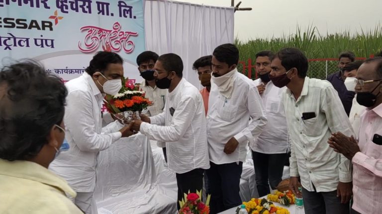 अरुणा पाटबंधारे प्रकल्पाची निविदा क्र. 3 नव्याने राबविली जाणार, राष्ट्रवादीचे जिल्हा उपाध्यक्ष अनंत पिळणकर यांना जलसंपदा मंत्री जयंत पाटील यांचे आश्वासन  राष्ट्रवादीच्या पदाधिकाऱ्यांनी सांगली येथे घेतली मंत्री पाटील यांची भेट