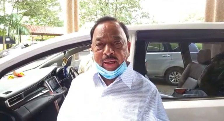 नारायण राणे यांचा सिंधुदुर्गचे पालकमंत्री उदय सामंत यांच्यावर आरोप, म्हणाले नियोजन मधे आमदार आणि सदस्यांनी दिलेली कामे पालकमंत्री उदय सामंत हे नियमबाह्य पद्धतीने बदलतात  जिल्हाधिकारी यांची घेतली भेट