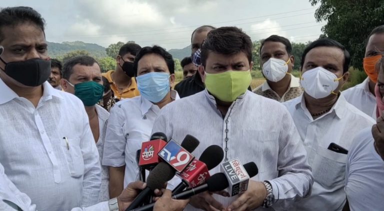 सिंधुदुर्गात नव्याने मंजूर झालेल्या शासकीय मेडिकल कॉलेजमध्ये यावर्षीच ऍडमिशन होणार – उच्च व तंत्रशिक्षणमंत्री उदय सामंत  सिंधुदुर्ग दौऱ्यात दिली माहिती